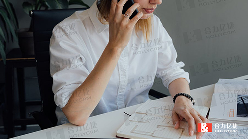 客戶呼叫中心，企業(yè)與客戶溝通的橋梁與服務(wù)的樞紐